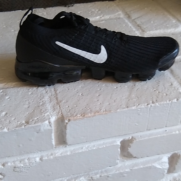 Nike Air VaporMax Flyknit 3 - Picture 3 of 7
